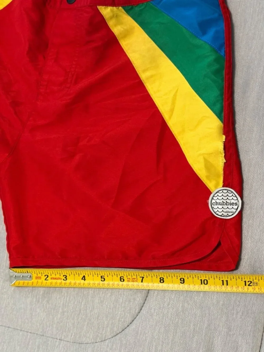 Chubbies Mens Red Yellow Green Retro Swim Trunks Board Shorts Medium M